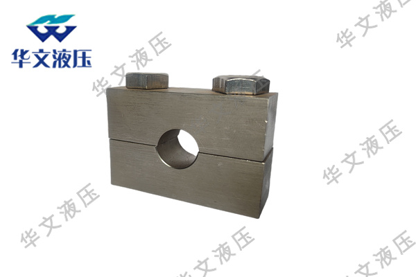 鋼製管夾 鋼製管夾